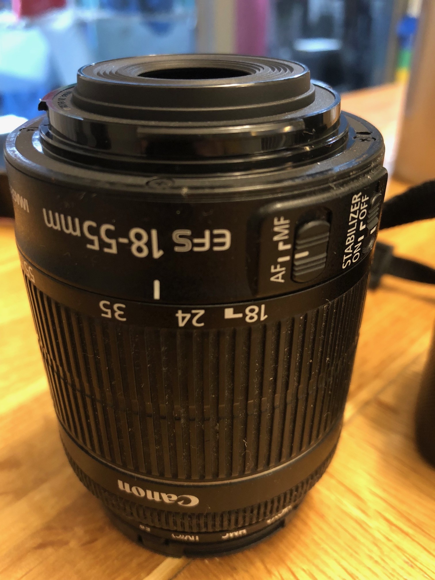 2nd hand Canon 100D with standard 1855 mm lenses on sale