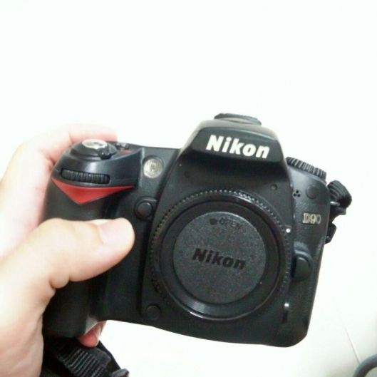 Nikon D90