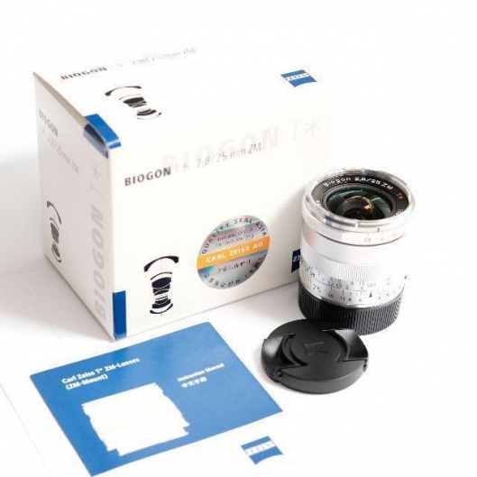 Carl Zeiss 25mm f2.8 Biogon T* ZM