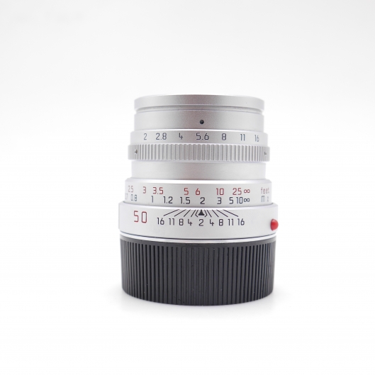 Leica 50mm f2 Summicron (IV) with focus tab