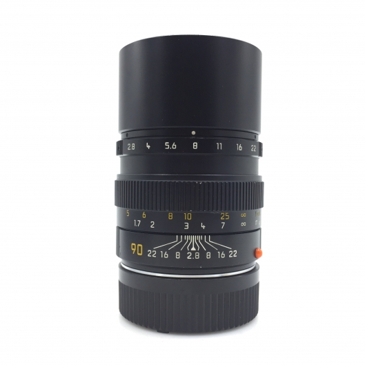 Leica 90mm f2.8 Elmarit-M (Build-in hood)