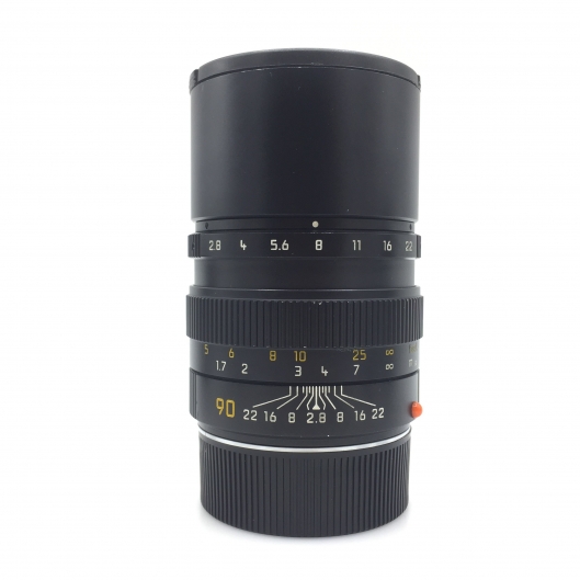 Leica 90mm f2.8 Elmarit-M (Build-in hood)