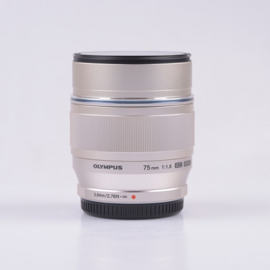 Olympus 75mm f1.8 M.Zuiko Digital ED